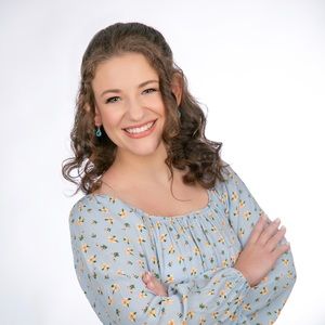 Meet your Posher, Elizabeth